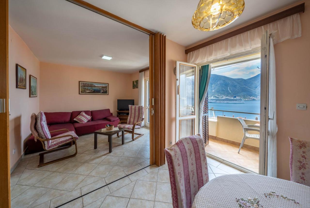 Seaside Serenity: 2-Bedroom Apartment With Boka Bay View Kotor Exterior photo